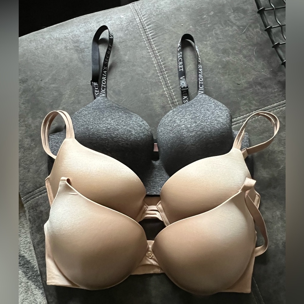 Victoria Secret Bra Bundle size 38D excellent used condition barley worn